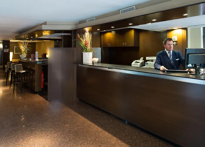 Hotel Catalonia Mikado 3*